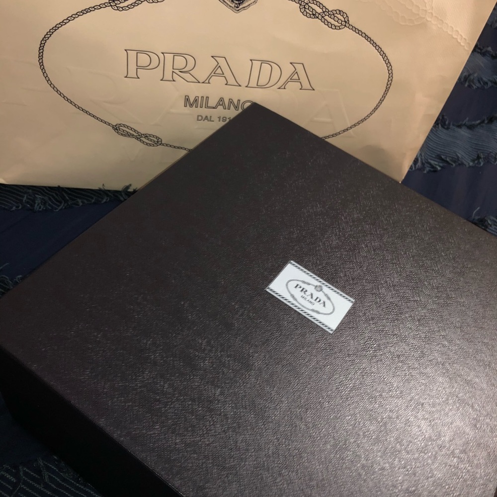 Prada Large Saffiano Leather Bag - Picture 2 of 8